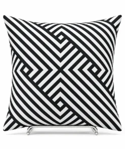 หมอนอิงลายเส้นกราฟิก ขาว-ดำ รหัส MO-006 ดีไซน์โมเดิร์นคลาสสิก CA.DECOR