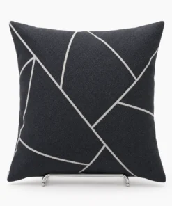หมอนอิงลายเส้นกราฟิก ขาว-ดำ รหัส MO-002 สไตล์โมเดิร์นคลาสสิก CA.DECOR
